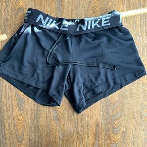 NIKE shorts women’s